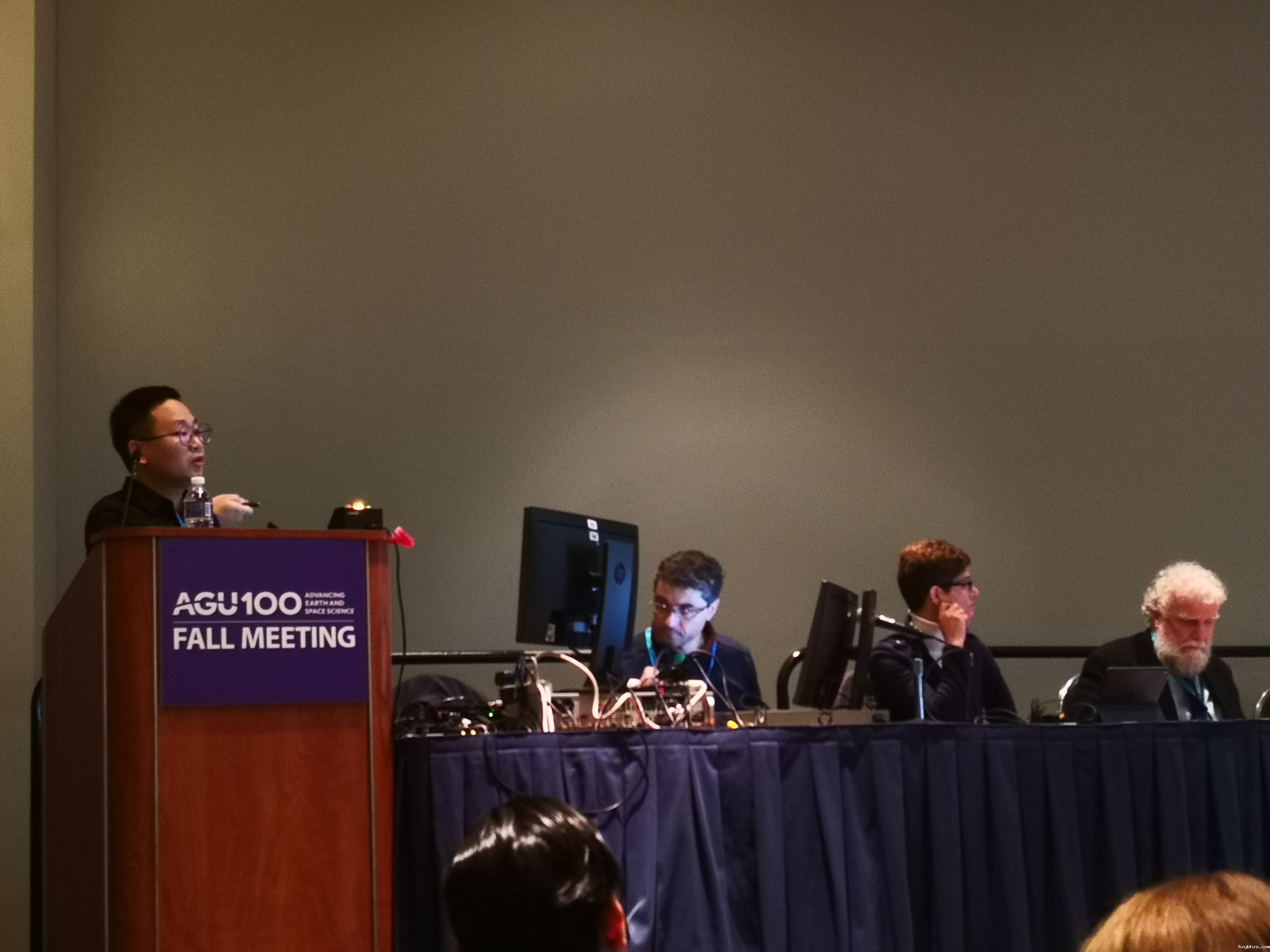 博士生徐超昊在美国华盛顿参加2018 AGU100 Fall Meeting